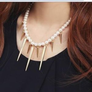 White Pearl Gold Spike Choker